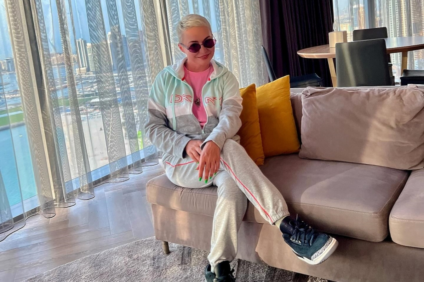 Певица Катя Лель заявила, что спокойно относится к высмеиванию ее веры в НЛО