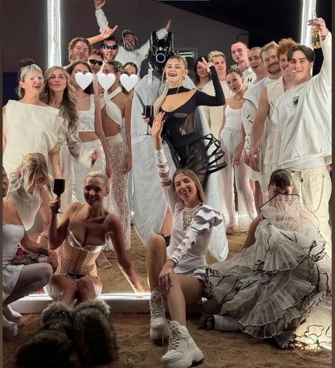 Никита Пресняков появился на «голом» дне рождении порнозвезды Евы Эльфи