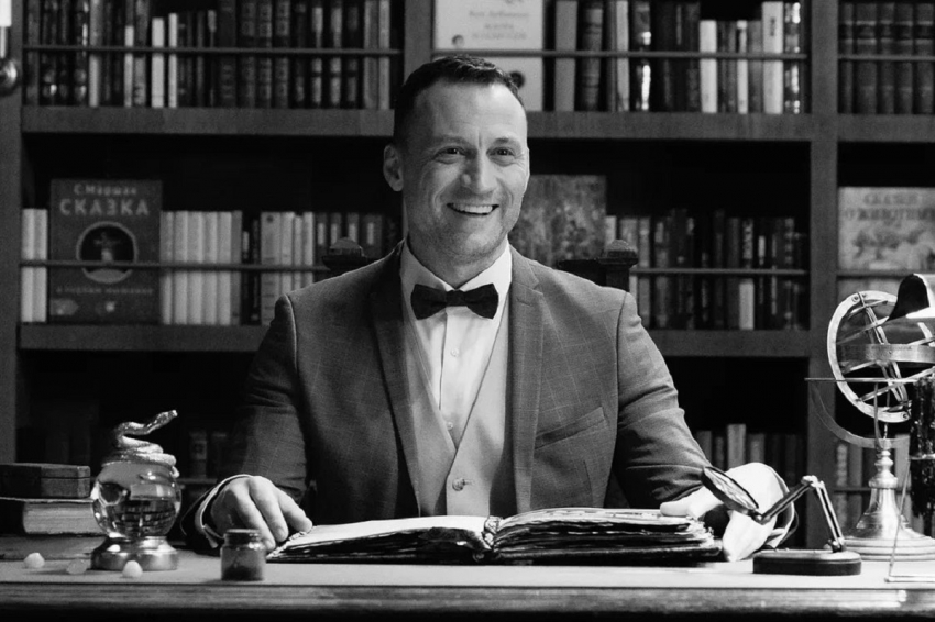 Режиссер Ренат Давлетьяров заявил, что не подаст руки Анатолию Белому