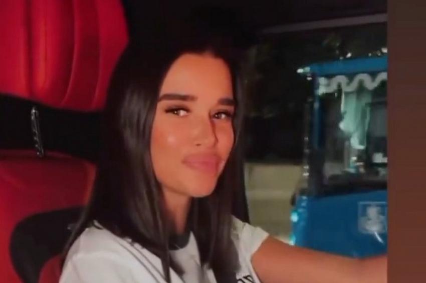 Телеведущая Бородина назвала певицу Нюшу зомбированным человеком