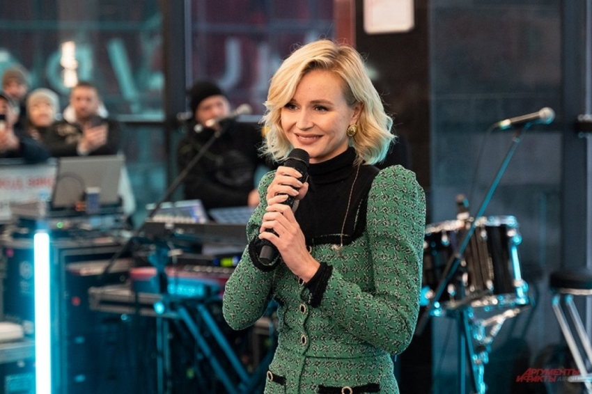 Гагарина рассказала, планирует ли ее сын жениться на участнице «Голоса» Соломахиной
