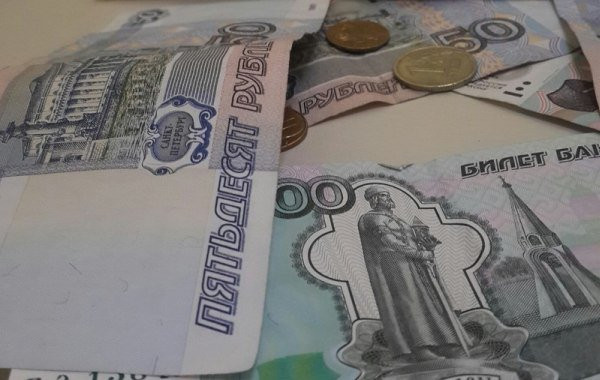 Центробанк: рост реальных зарплат россиян в 2025 году замедлится в 2,5 раза