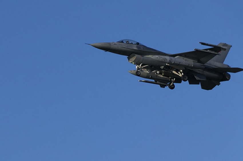 Зеленский призвал Запад передать Украине 128 истребителей F-16