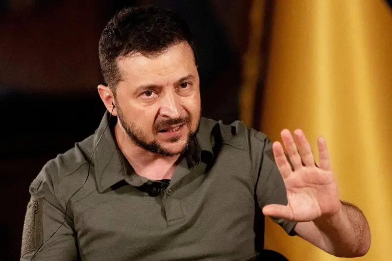 «Мы сражались в одиночку и без оружия»: Зеленский обвинил Байдена в сегодняшней ситуации на Украине