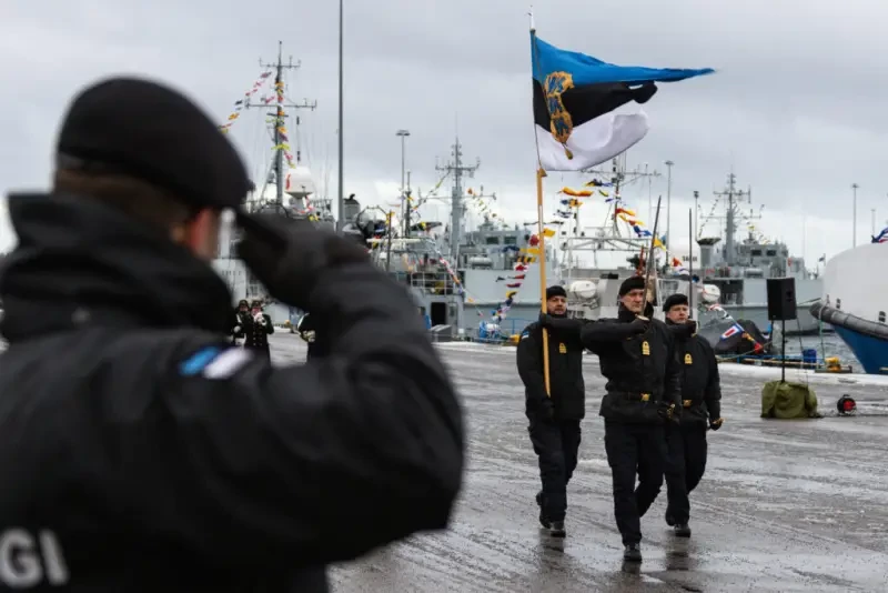 ВМС Эстонии намерены «принимать меры» против угрожающих инфраструктуре в Балтийском море судов
