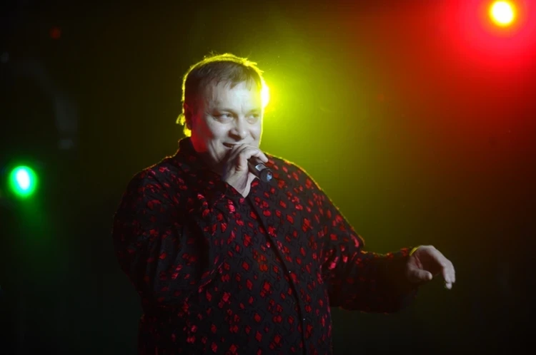 «Хайпуют без разрешения правообладателя»: Разин грозится исками на миллионы долларов за исполнение песен «Ласкового мая»