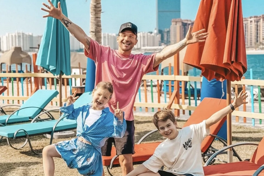 Знаменитые отцы-одиночки: Лазарев воспитывает детей от суррогатной матери, а Чернышеву помогает теща