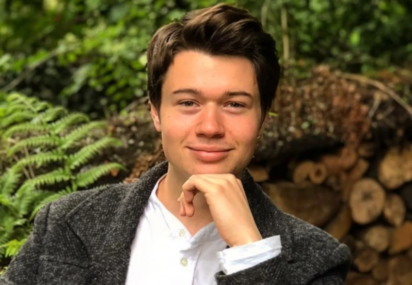 Актёра из сериала "Половое воспитание" приговорили к 15 годам тюрьмы за педофилию и секс-преступления