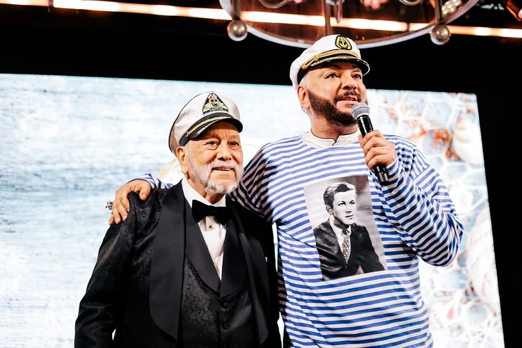 Семья прощается с Бедросом Киркоровым в Храме Христа Спасителя