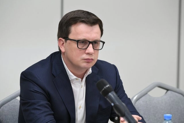 Поздравляя соотечественников с 23 февраля и 8 марта, депутат Антон Немкин подчеркнул важность единения народа
