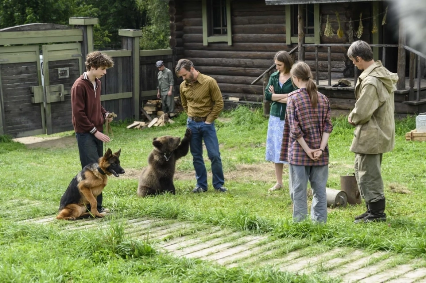 Звезда фильма «Пальма-2» Виктор Добронравов: «Только долбанутые русские способны сниматься с живыми медведями в кадре!»