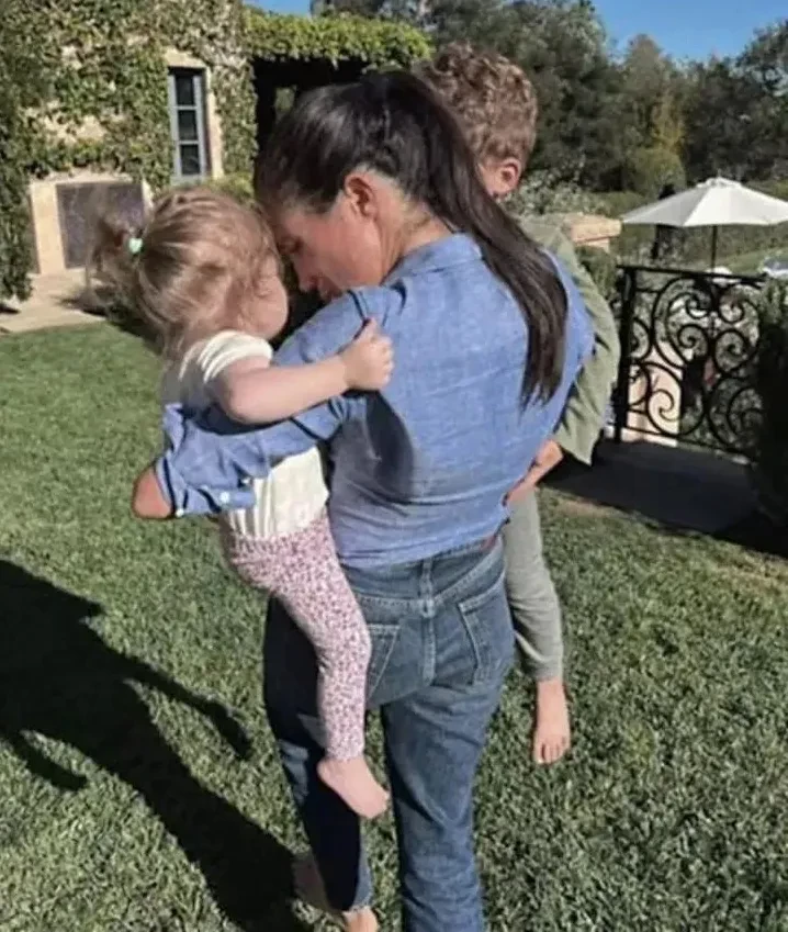 "Этот мужчина так сильно меня любит". Меган Маркл рассказала о браке с принцем Гарри