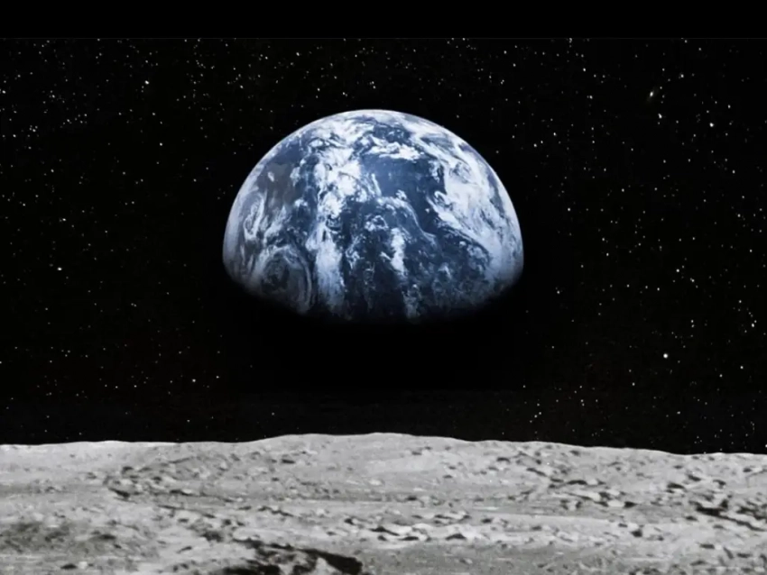 Японцы намерены провести испытания технологии возобновляемой энергии в космосе для последующего освоения Луны