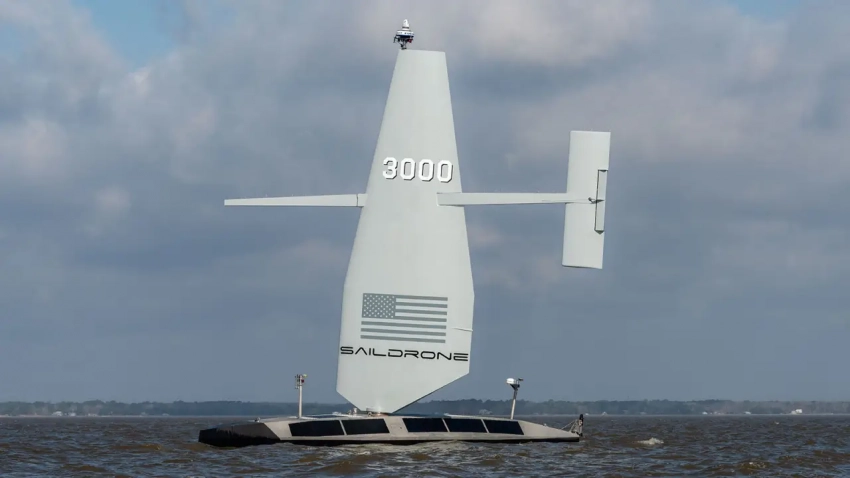 Безэкипажный парусник Saildrone Surveyor проходит испытания с гидроакустическим комплексом