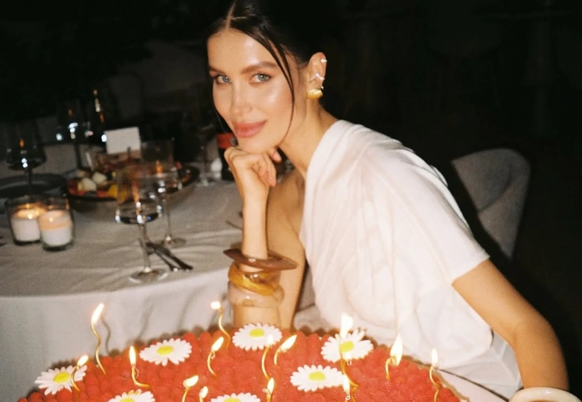 Чёрно-белая вечеринка и торт "как у всех": Мария Лобанова отметила день рождения с друзьями в Москве