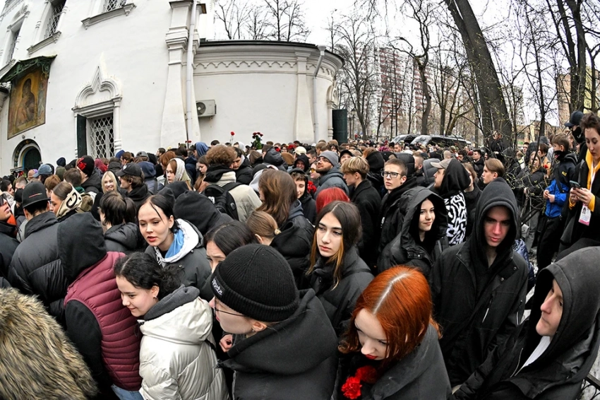 «Трезвый Паша не интересовал людей»: почему окружение Паши Техника винит поклонников в его смерти