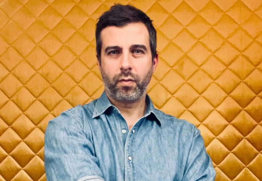 Иван Ургант стал ведущим благотворительного аукциона на фоне скандала с возможной эмиграцией и требования признать его иноагентом