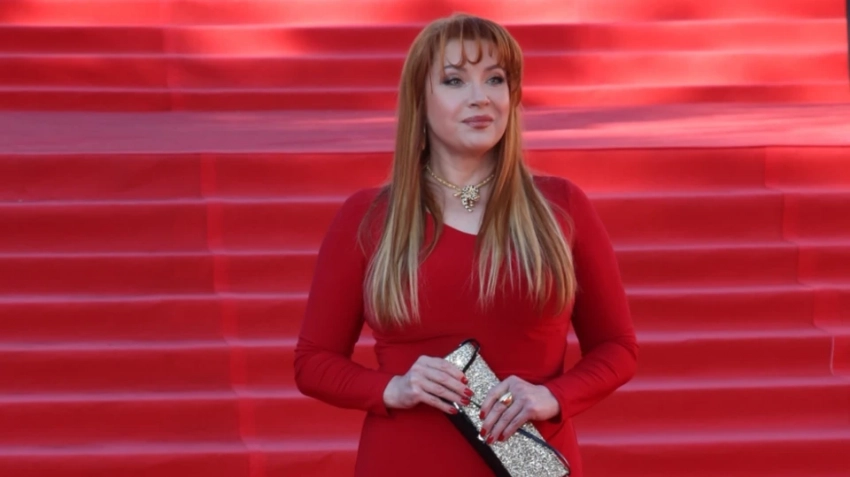 Очаровала миллионера, сбежала из-под венца и вышла замуж за дворника: невероятные повороты судьбы Веры Сотниковой