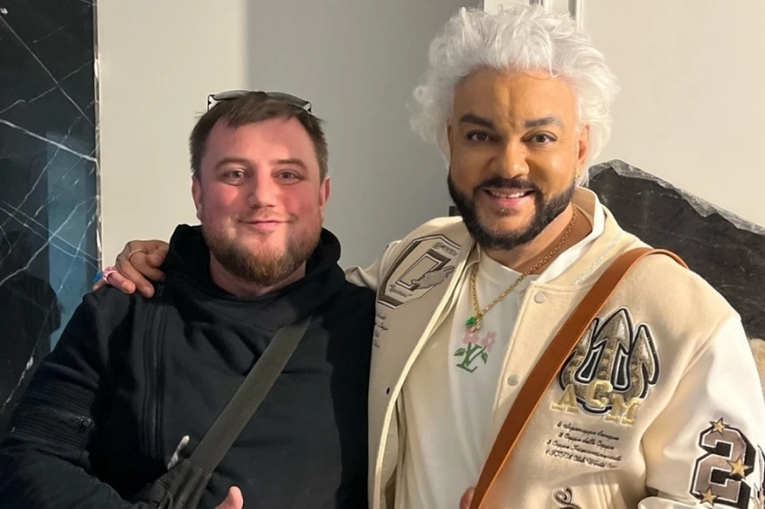 «Я взял меньше денег из-за уважения к Филиппу»: Каменщик ответил на иск Киркорова на 10,9 млн рублей за трещины в полу