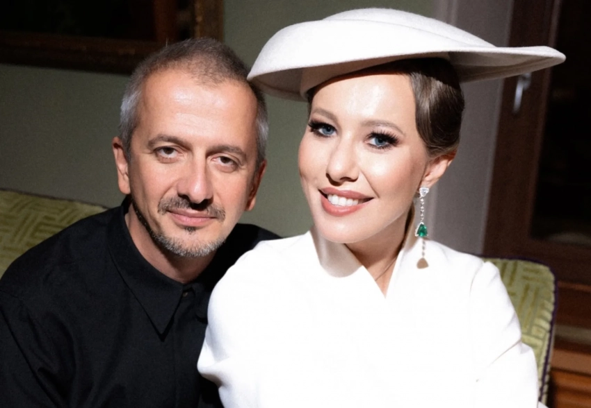 "Прислушалась к разговорам о театральном гареме". В сети снова ходят слухи о том, что Константин Богомолов изменяет Ксении Собчак