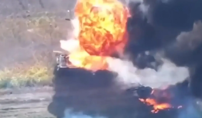 Показаны кадры применения ВС РФ кумулятивно-термобарических боеприпасов, размещаемых на FPV-дронах