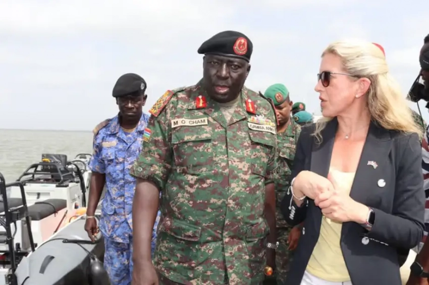 Британия пытается в военно-стратегическом плане «зацепиться» за африканскую Гамбию с целью контроля крупных торговых путей в восточной Атлантике