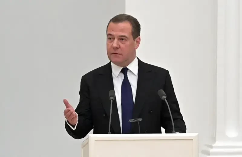 «Театральный ультиматум»: Медведев прокомментировал угрозы Трампа ввести пошлины против России