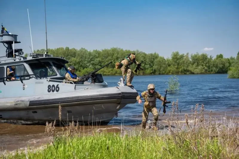 ВС РФ сорвали попытку высадки десанта ВСУ в Крыму, уничтожив один катер «Ланцетом»