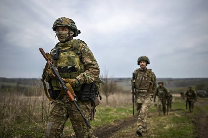 Опасные посылки: бутылки с отравленной водой в окопах российских военных