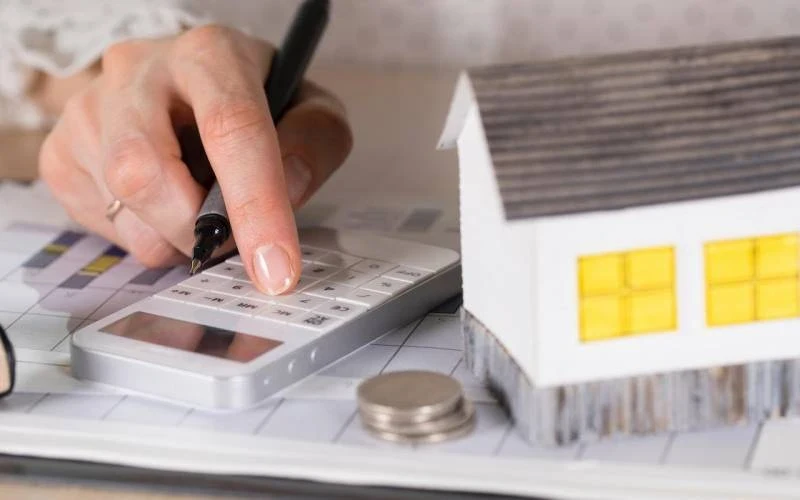 Пути разные: россияне рассказали, где берут первый взнос на ипотеку