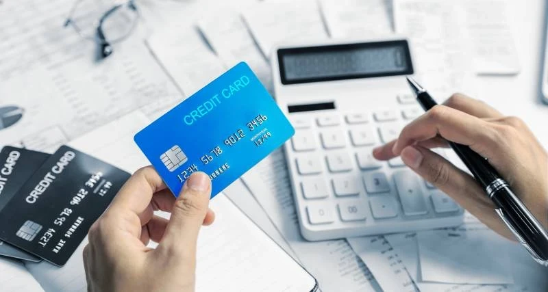 Снятие наличных под угрозой: мнение эксперта Дайнеко о нетипичном поведении