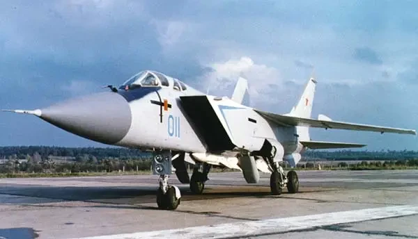 Из защитников в нападающие: юбилей МиГ-31