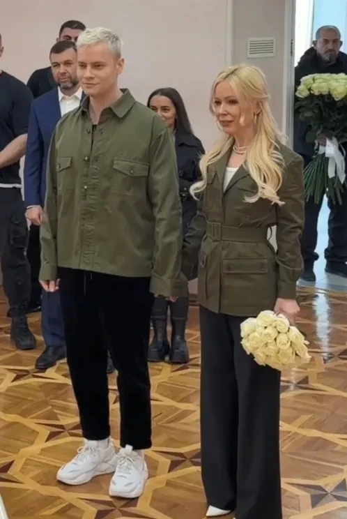 Куртки от Saint Laurent за 300 тысяч рублей: в сети обсуждают свадебные наряды Шамана и Екатерины Мизулиной