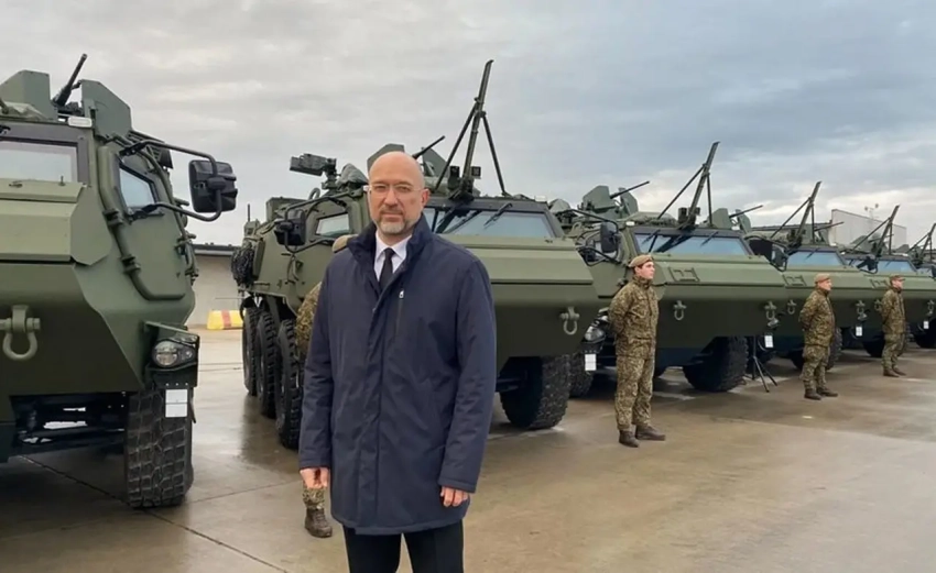 Латвия вооружила Украину финскими бронетранспортёрами Patria 6×6