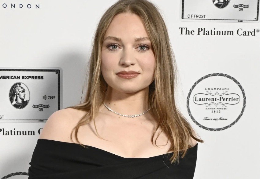 Дочь Кейт Уинслет, Риз Уизерспун, Оливия Уайлд и Джиллиан Андерсон на премии Harper's Bazaar