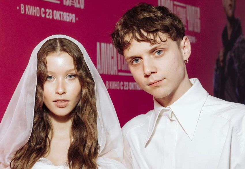 16-летняя Анна Пересильд намекнула на переезд к Ване Дмитриенко на фоне критики их отношений