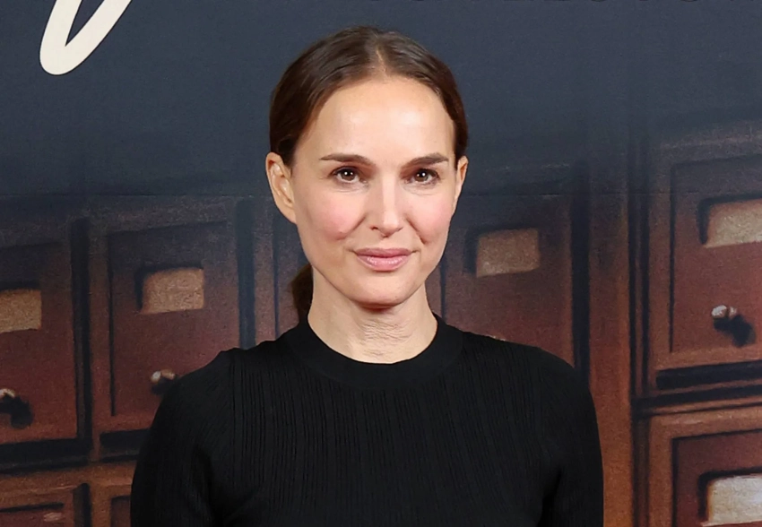 Натали Портман, Джоди Фостер вышли в свет в Париже