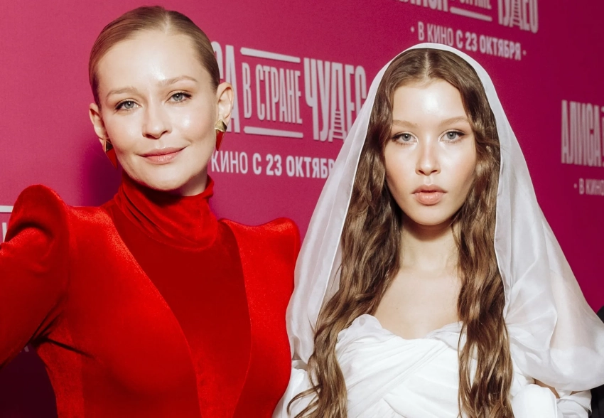 "Она ещё ребёнок". Юлия Пересильд высказалась о хейте в сторону 16-летней дочери