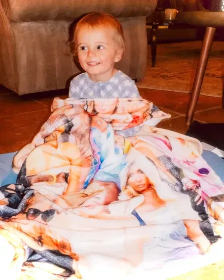 Пэрис Хилтон устроила гламурную вечеринку в розовых тонах в честь двухлетия дочери Лондон