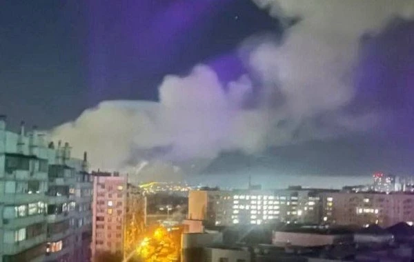 Серия мощных взрывов раздалась над Белгородом во время третьей за ночь ракетной опасности