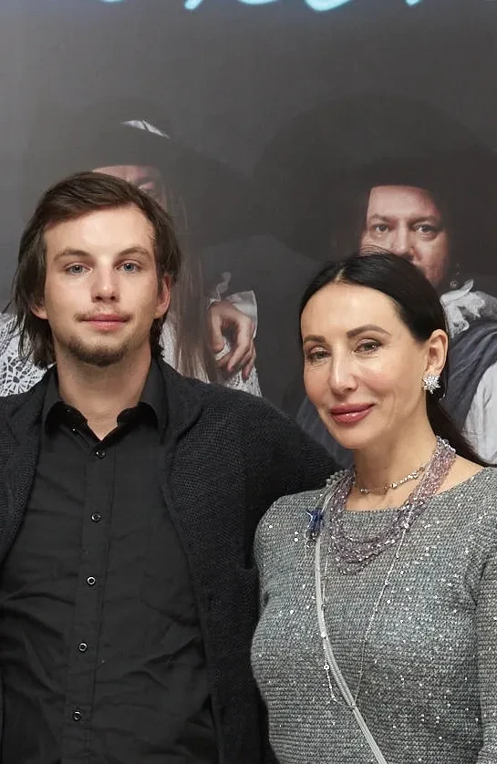 Юлия Высоцкая, Андрей Кончаловский, Ольга Кабо, Алика Смехова на премьере спектакля "Три мушкетёра"