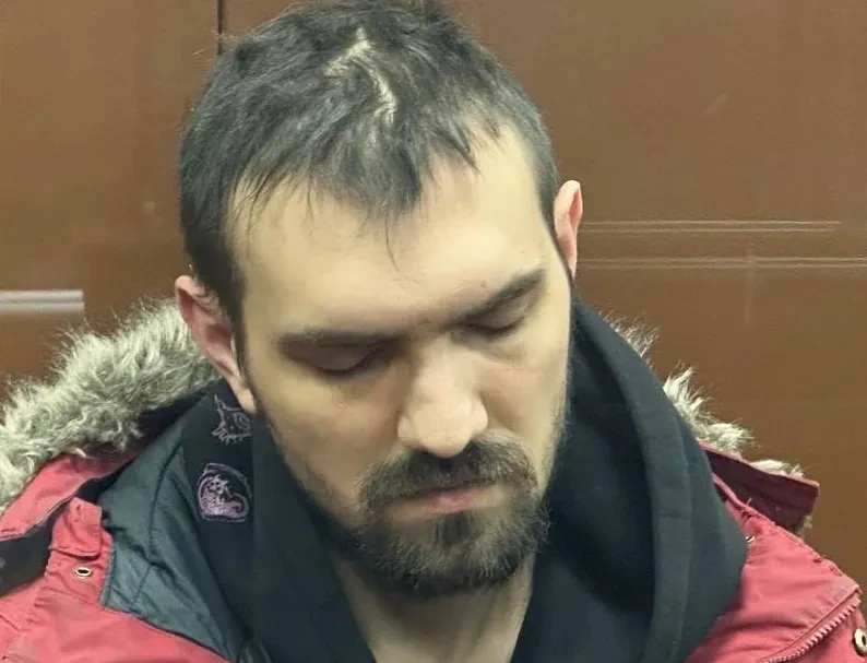 Комика Артемия Останина приговорили к 5 годам и 9 месяцам за шутки про "участника СВО"