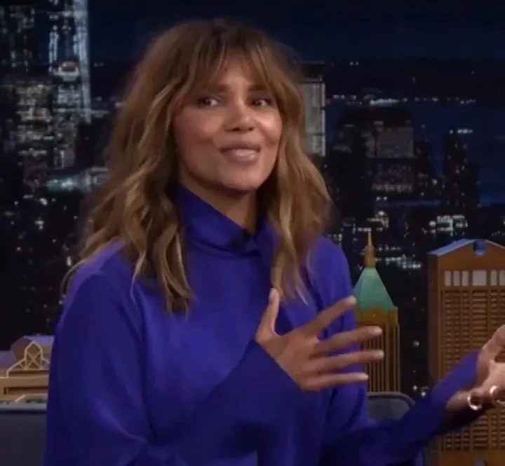 59-летняя Холли Берри подтвердила, что выходит замуж в третий раз, и показала кольцо