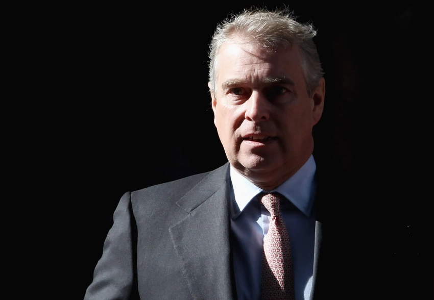 Брата короля Великобритании Эндрю арестовали на фоне расследования дела миллиардера-педофила Эпштейна