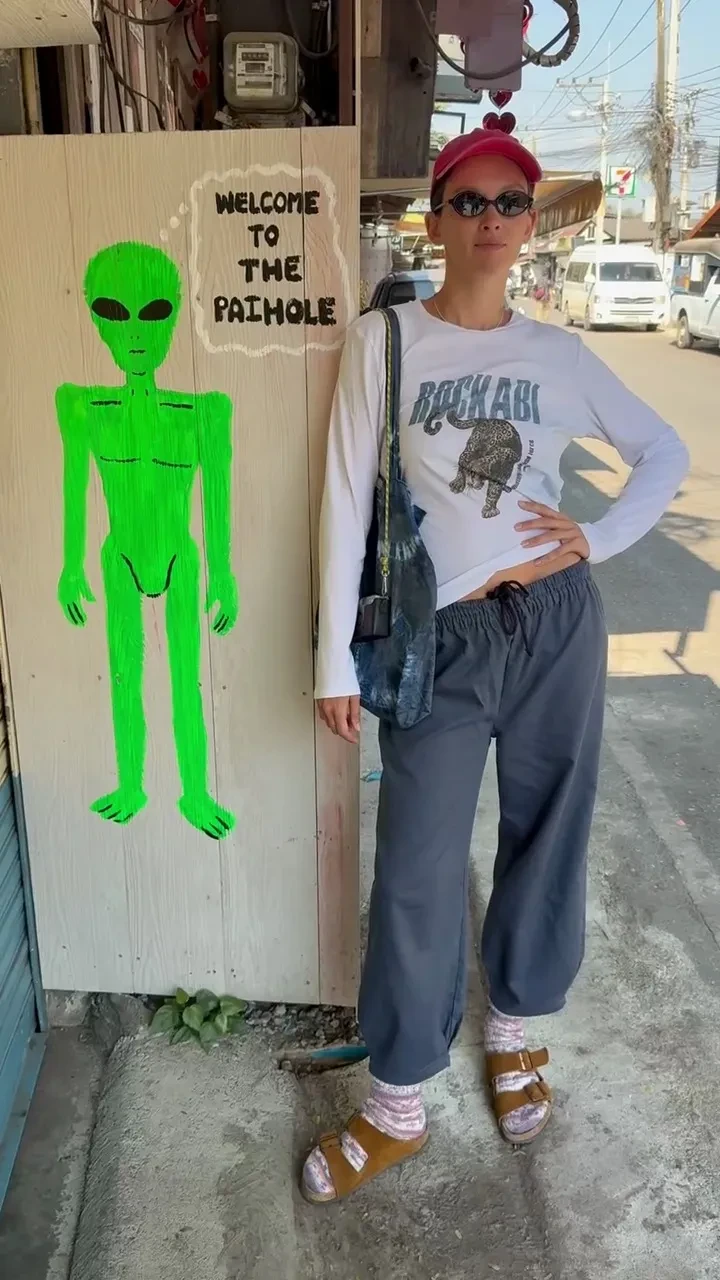 Стритфуд и медитация: Паулина Андреева показала фото с отдыха в Таиланде спустя год после развода с Фёдором Бондарчуком