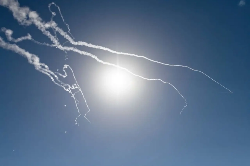 Появились кадры с плачущей после иранских ударов израильтянкой