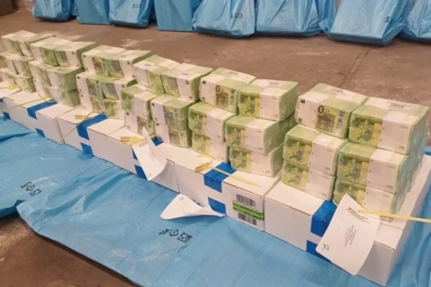 Ощадбанк требует от Венгрии вернуть машины с золотом и миллионами в валюте