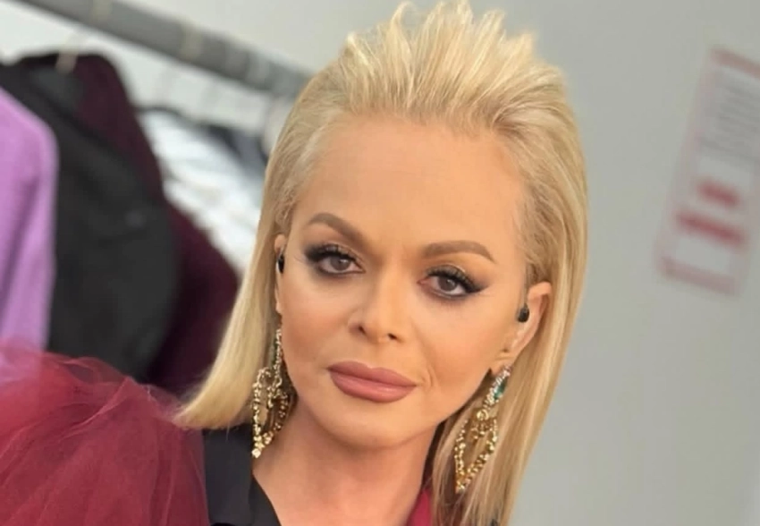 Лариса Долина добилась в суде компенсации в 62 млн рублей от мошенников