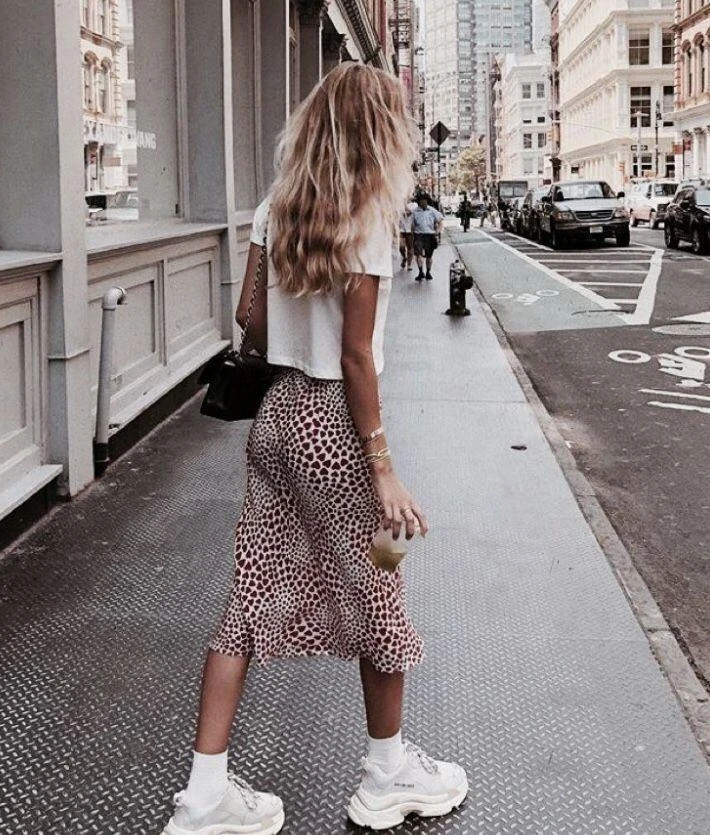 Оставьте в прошлом: эти 8 вещей ни за что не наденет стильная женщина весной 2026