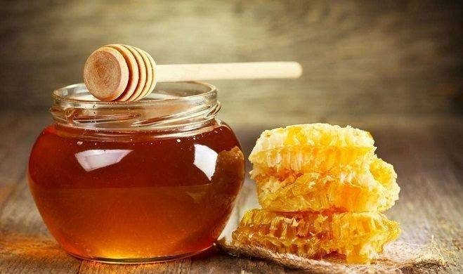Мед и мак: список продуктов, которые кладут в корзинку для освящения на Медовый Спас, 14 августа 2024 года, молитвы